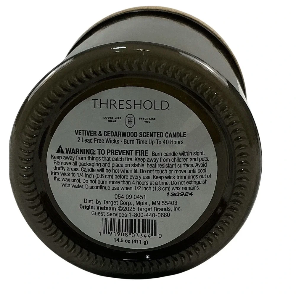 Threshold Vetiver Cedarwood Scented Candle 2 Lead Free Wicks 14.5 oz Burn 40 hrs
